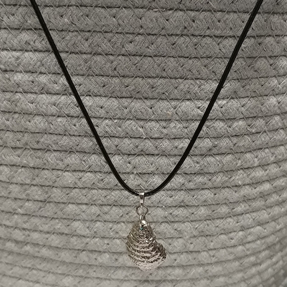 Oyster Shell Pendant with Turquoise Charm Necklace Clam Shell Silver - Picture 13 of 15